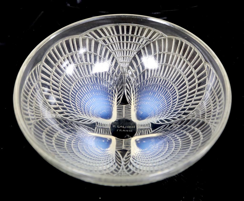 René Lalique. A pre-war opalescent glass Coquilles pattern bowl, no.3203, designed in 1924, 16cm diameter